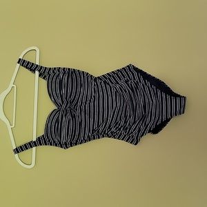 NIPTUCK Swim Size 6 Nautical Navy & White One-Piece Swimsuit